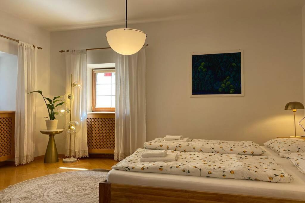 Grosse Wohnung Mit Garagenparkplatz Фие Экстерьер фото