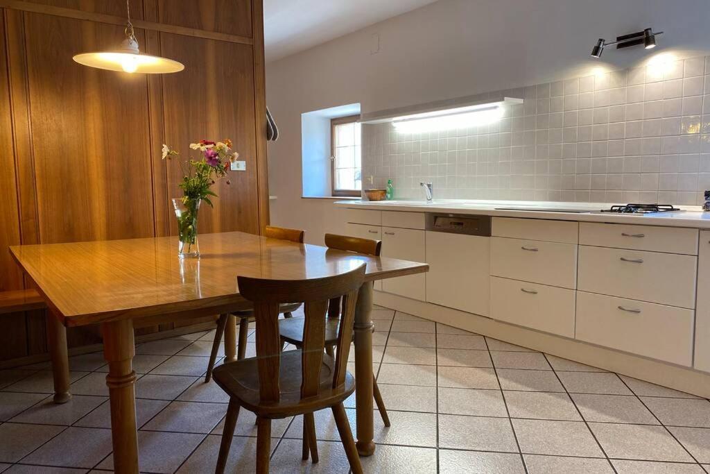 Grosse Wohnung Mit Garagenparkplatz Фие Экстерьер фото