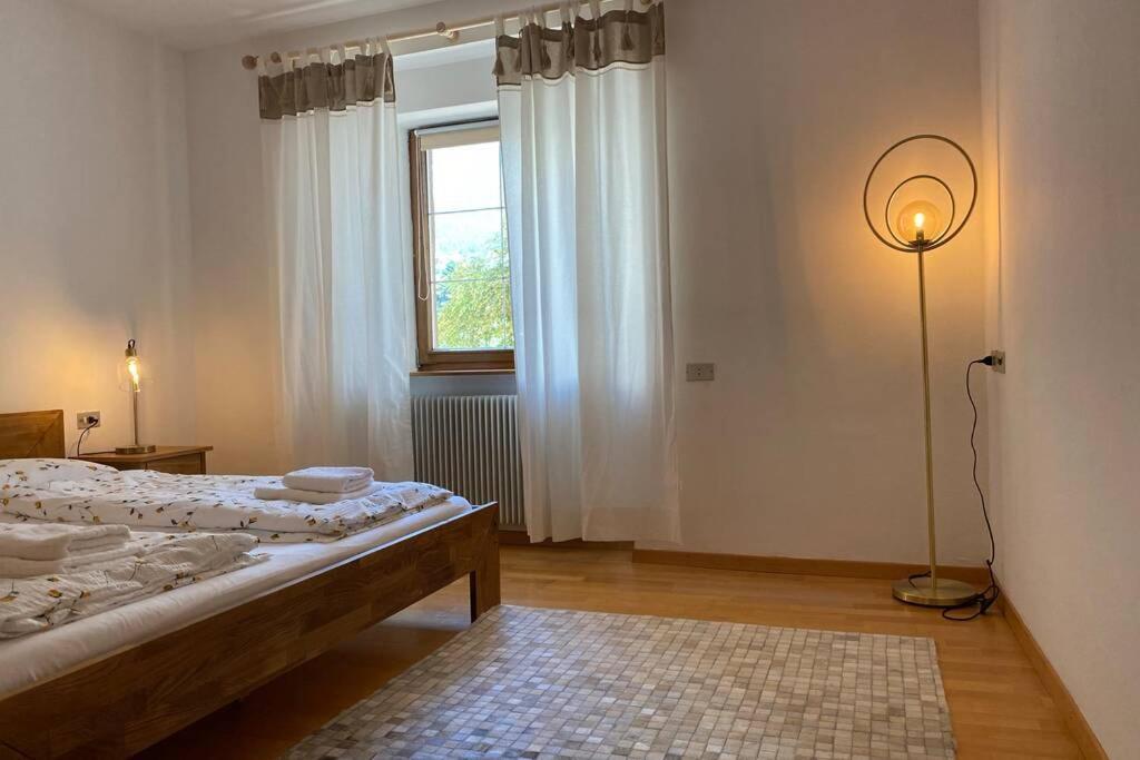 Grosse Wohnung Mit Garagenparkplatz Фие Экстерьер фото