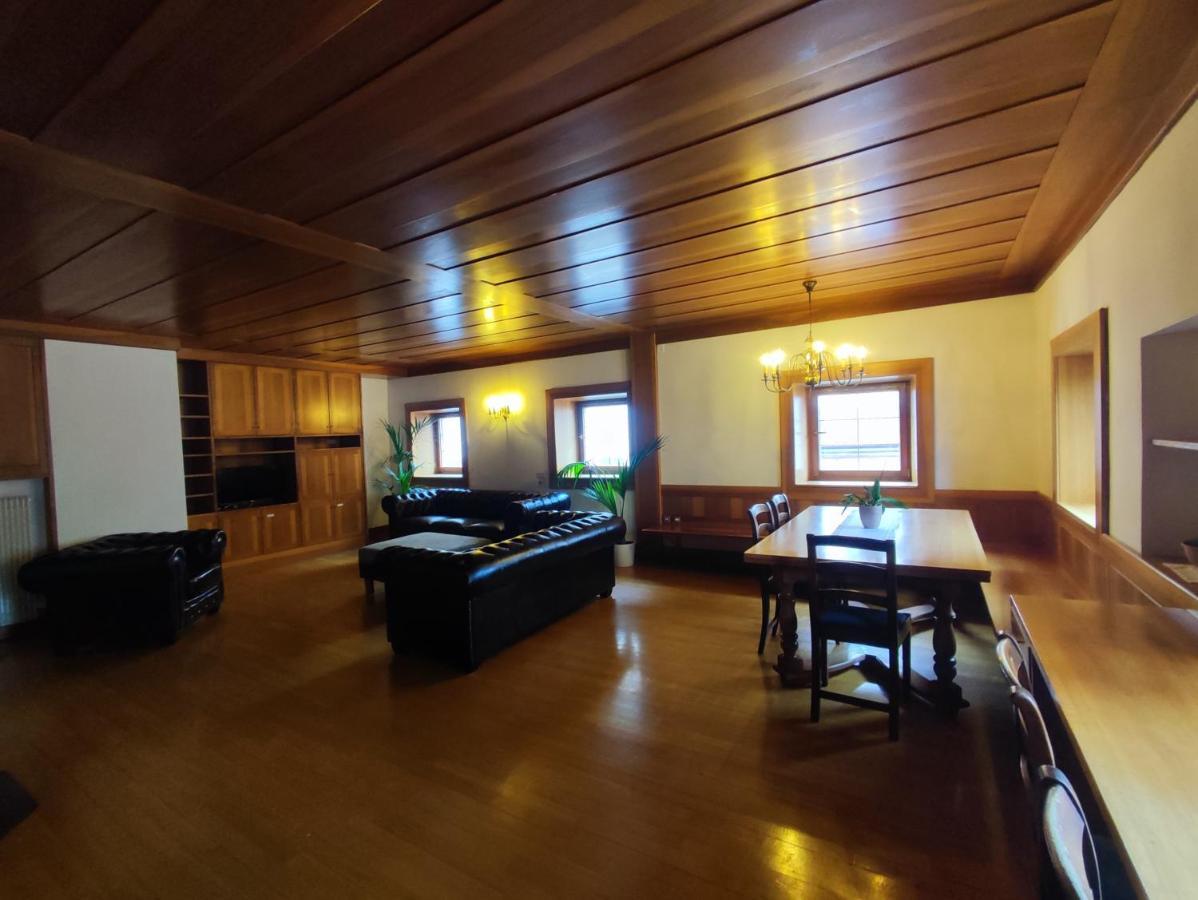 Grosse Wohnung Mit Garagenparkplatz Фие Экстерьер фото